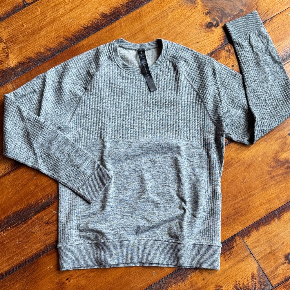 lululemon - engineered warmth long-sleeve crew